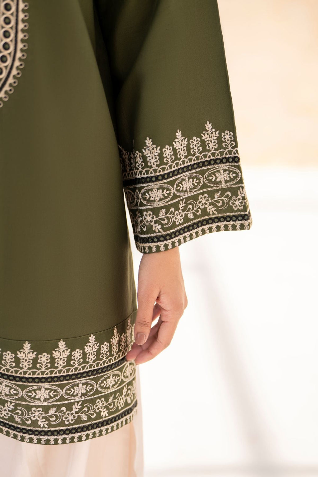 Hoorain (Stitched 3 Pcs)
